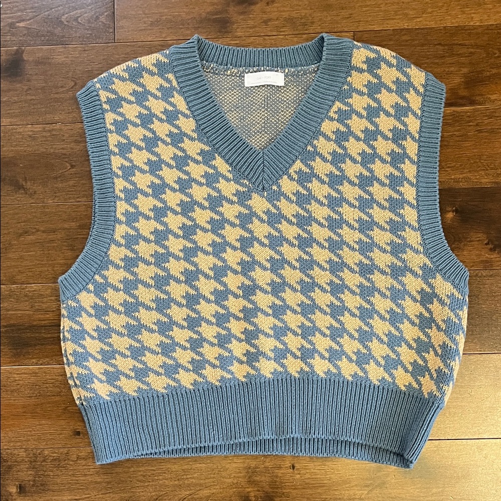 OAK + FORT Knit Sweater Vest in Blue & Tan